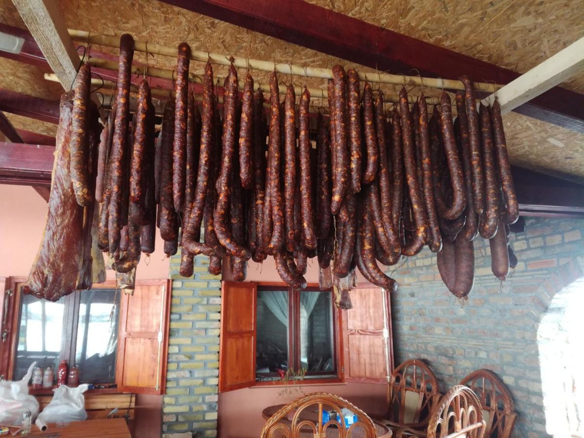 Salas Farma 47-Miris Dunja Cenej 外观 照片